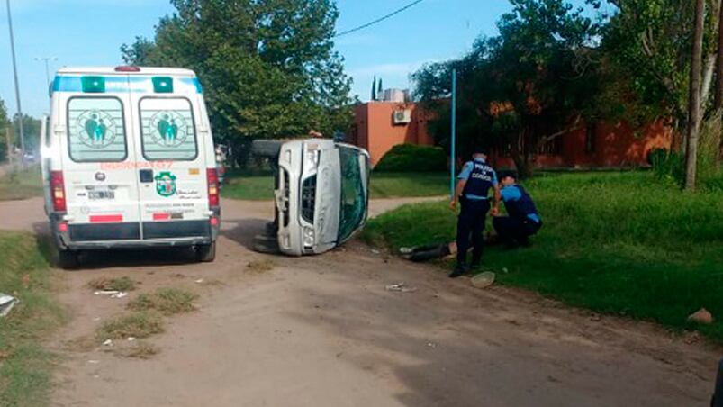 El cuerpo del ladrón quedó tirado en la calle. 