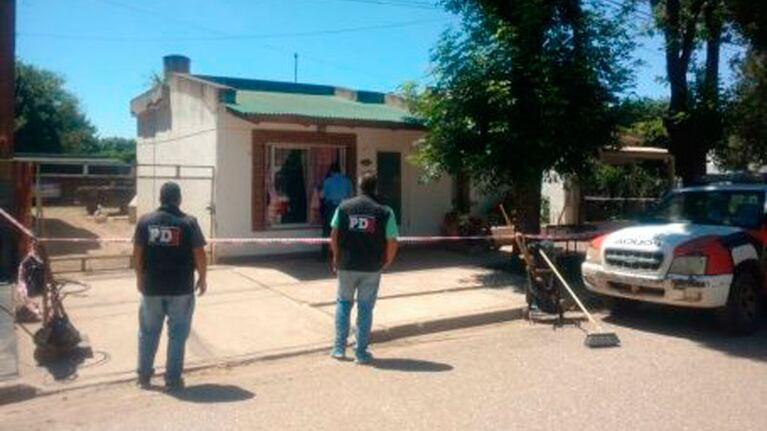 El cuerpo estaba en un pozo de unos cuatro metros, en el patio de la casa. Foto: Casilda Plus.