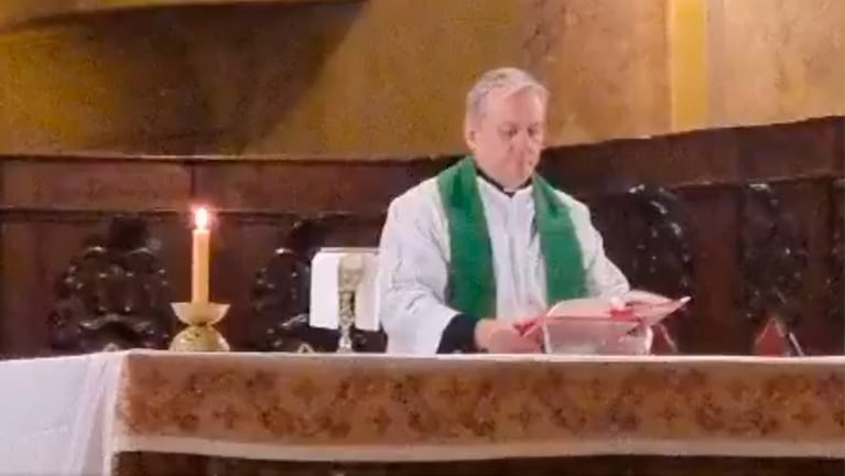 El cura Alejandro Nicola dio misas en la Catedral pese a estar denunciado por abusos.