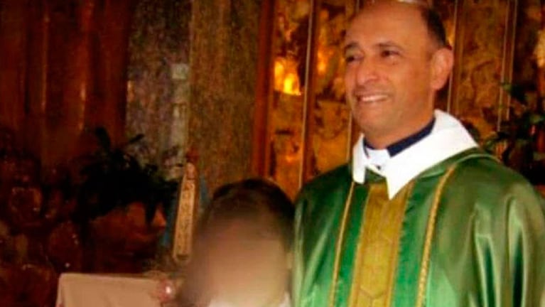 El cura Carlos José, confesor y pedófilo.