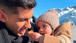 El Cuti disfrutó de la nieve junto a su hijo.