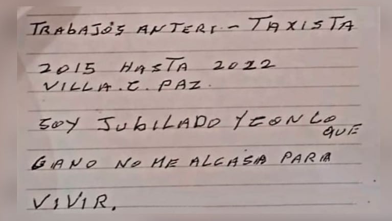 El CV escrito a mano por el jubilado de Carlos Paz.