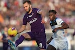 El defensor de Fiorentina fue el primer deportista en infectarse. 