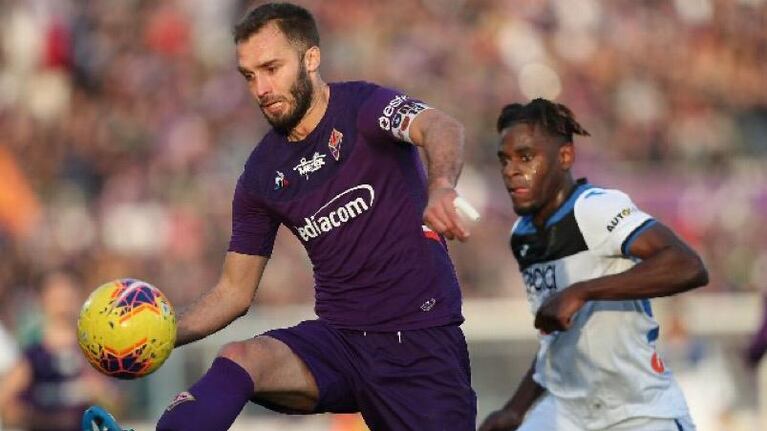 El defensor de Fiorentina fue el primer deportista en infectarse.