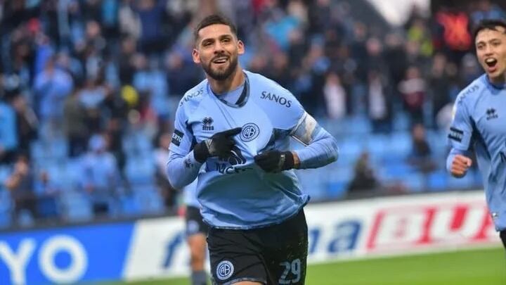 El delantero se ganó el amor de los hinchas a fuerza de goles y esfuerzo.