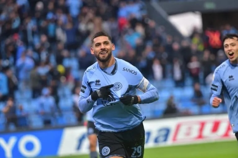 El delantero se ganó el amor de los hinchas a fuerza de goles y esfuerzo.