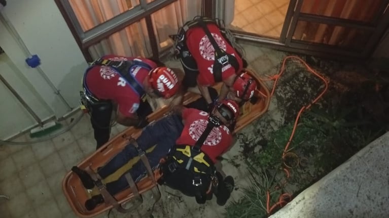 El delincuente fue rescatado por personal del DUAR.