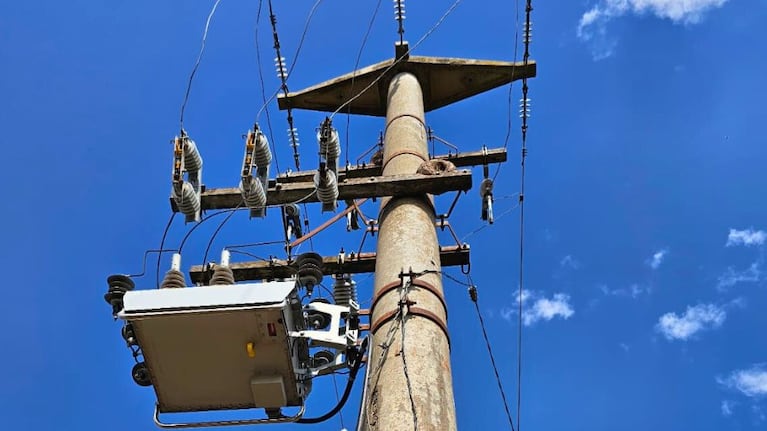 El delincuente fue tumbado al suelo por la descarga eléctrica.