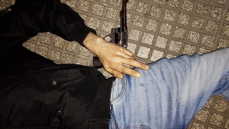 El delincuente murió a causa de los disparos.