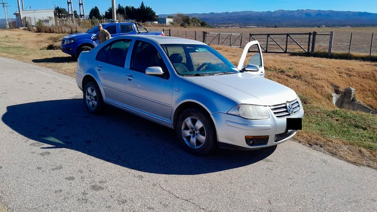 El delincuente robo un auto