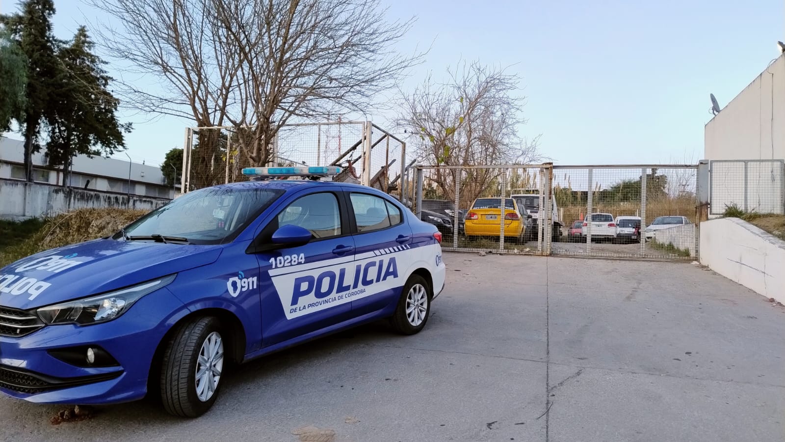 El delincuente se hizo pasar por pasajero para robarle el taxi.