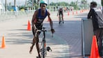 El deportista fue interceptado cuando andaba en su bicicleta.