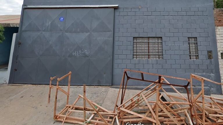 El depósito MG Automotores, donde falleció el operario de 28 años.