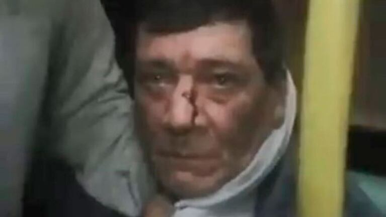 El depravado quedó escrachado y detenido.
