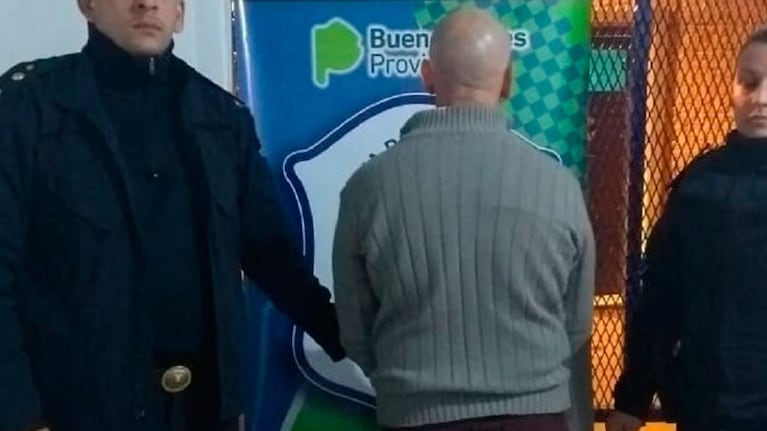 El depravado se entregó sin resistirse a los policías.