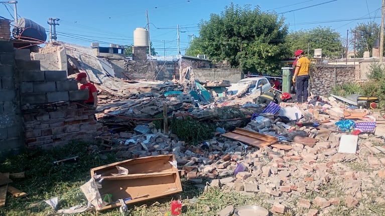 El derrumbe ocurrió tras una explosión en la vivienda. Foto: Policía de Córdoba.