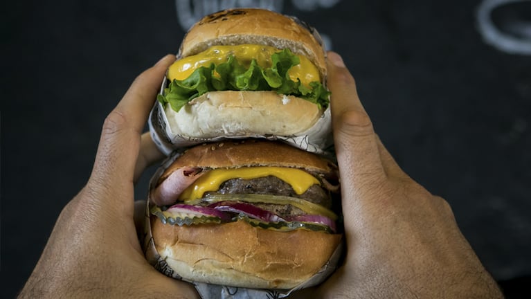 El desafío de comer la hamburguesa más grande de Córdoba