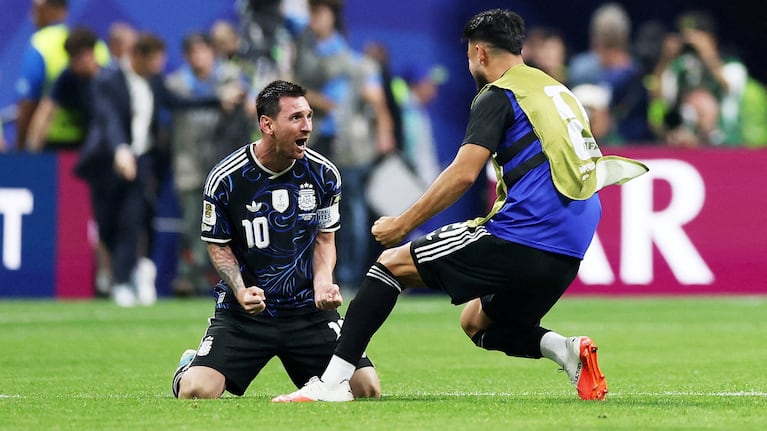 El desahogo de Messi tras el triunfazo ante Inglaterra.