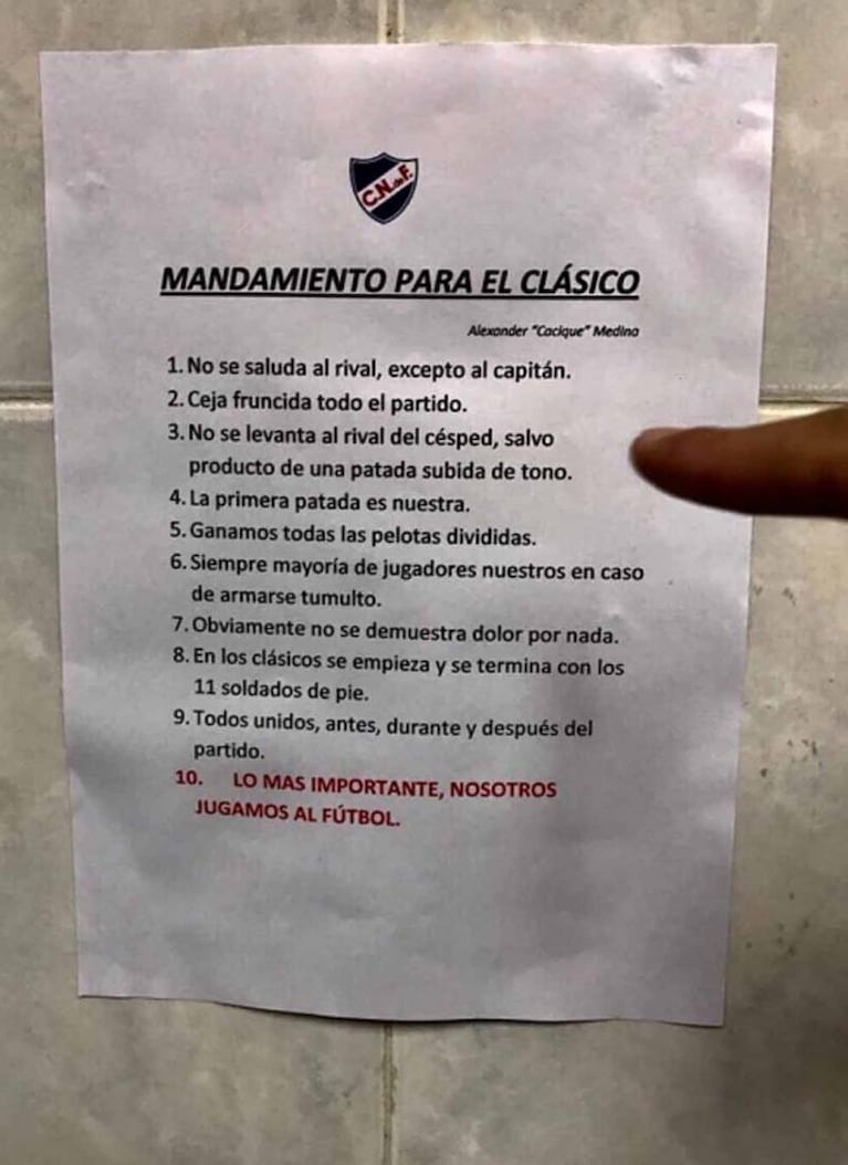 El descargo del DT de Talleres, Alexander Medina, sobre los polémicos 10 mandamientos