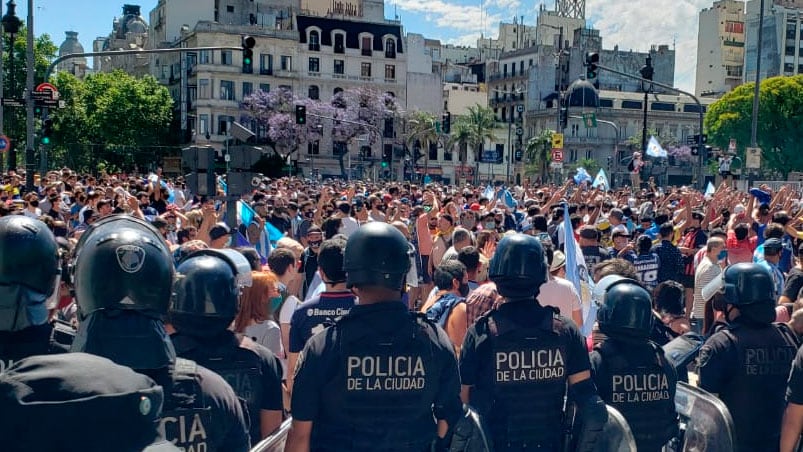 El descontrol afuera de Casa Rosada.