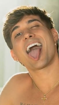 El descuido de Joaco de DesaKTa2 cantando en el baño que sus fanáticas no lo dejaron pasar