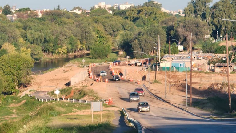 El desvío volvió a habilitarse en la Costanera Sur. Foto: Francisco Arias/El Doce.