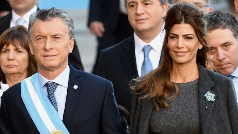 El detalle "patrio" de Juliana Awada para el 25 de mayo