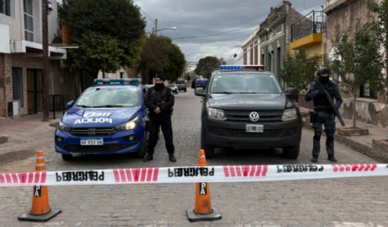 El detenido de 43 años tenía droga entre sus pertenencias.