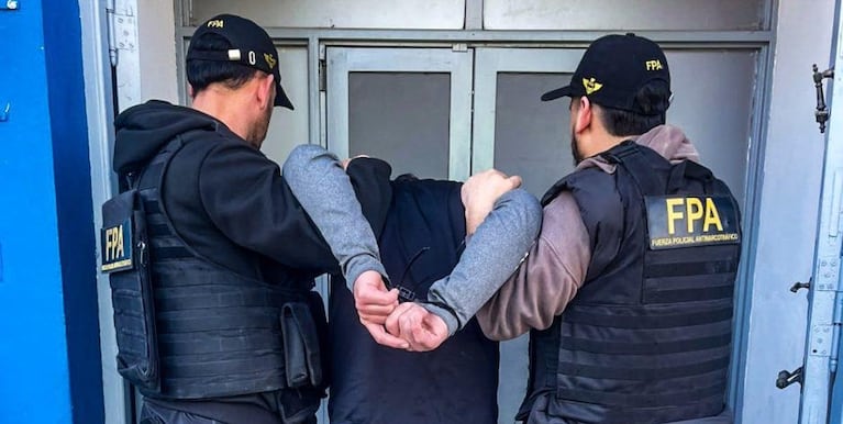 El detenido quedó a disposición de la Fiscalía interviniente.