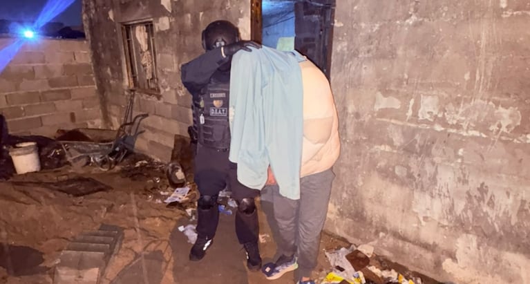 El detenido vendía droga en Pilar.