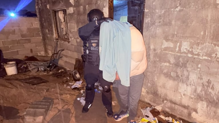 El detenido vendía droga en Pilar.