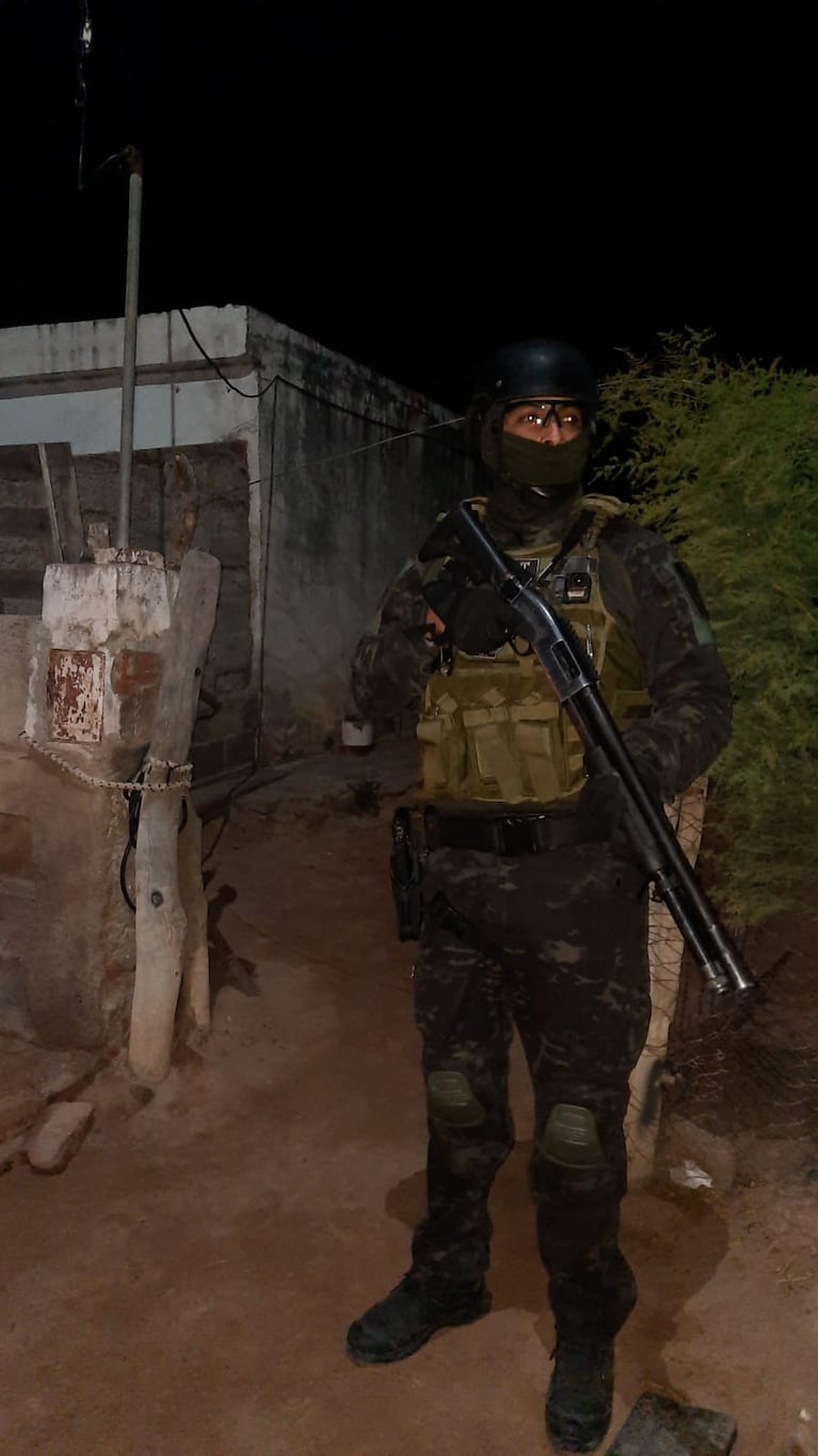 El detenido vendía droga en San José de las Salinas.