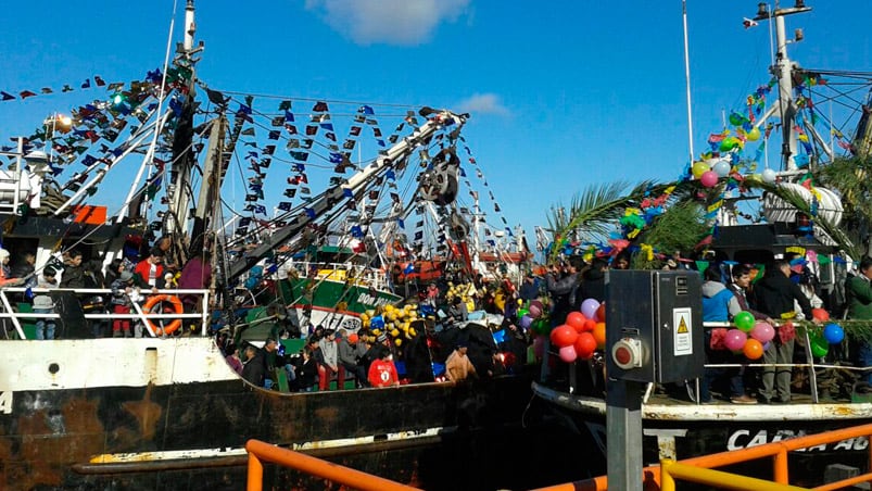 El día de San Pedro en el puerto de Talcahuano.