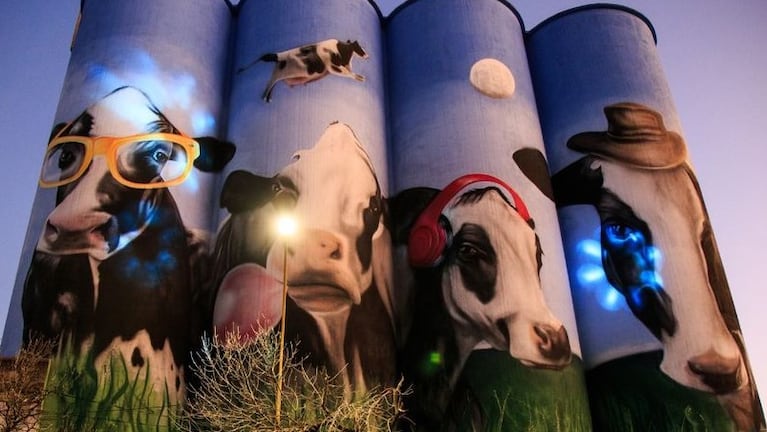 "El día que las vacas volaron": el mural pintado sobre un silo en San Francisco