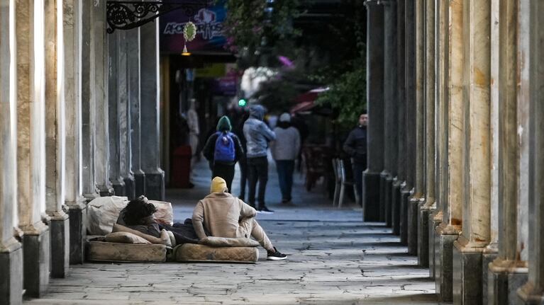 El difícil momento para las personas en situación de calle ante las noches heladas en Córdoba.