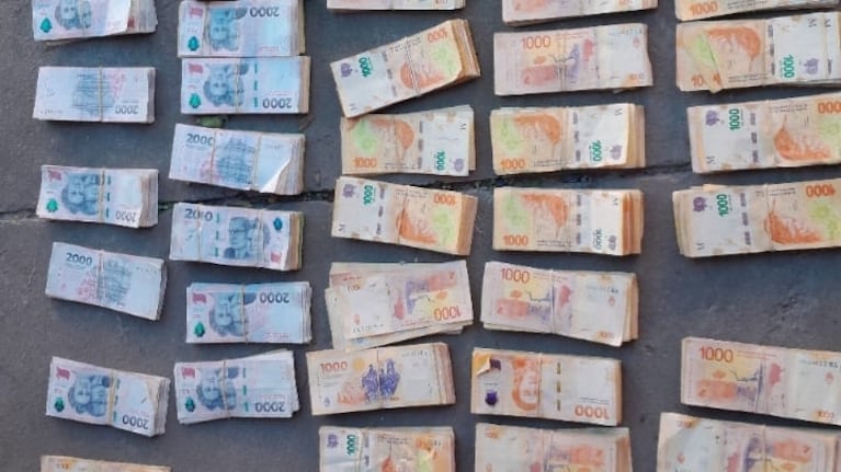 El dinero en efectivo que se llevó el joven de 22 años.