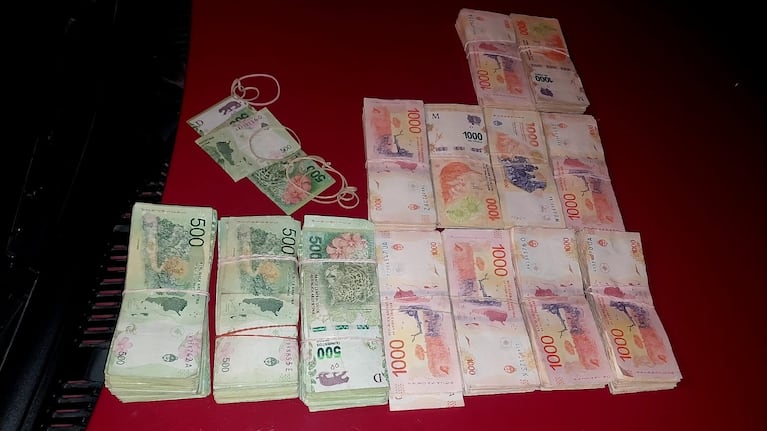 El dinero que robaron de una financiera de Córdoba.