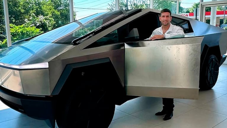 El diputado Manuel Quintar, dueño del Tesla que apareció en el Congreso.