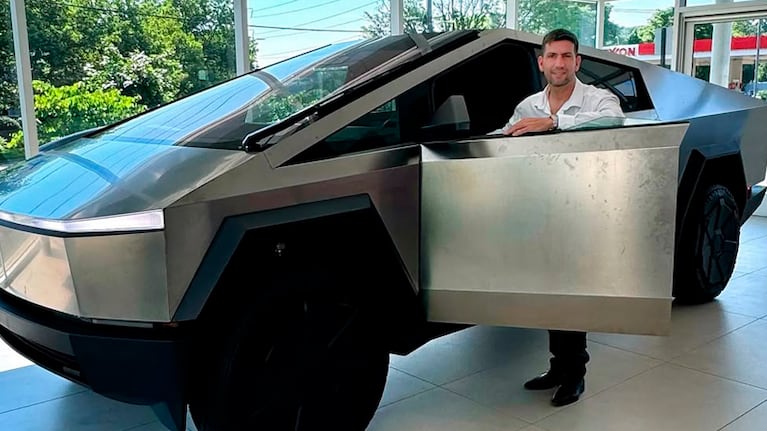 El diputado Manuel Quintar, dueño del Tesla que apareció en el Congreso.