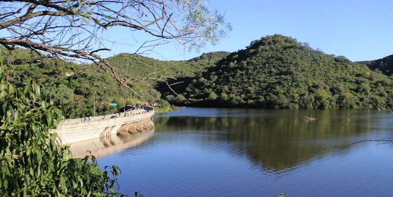 El Dique La Quebrada a.