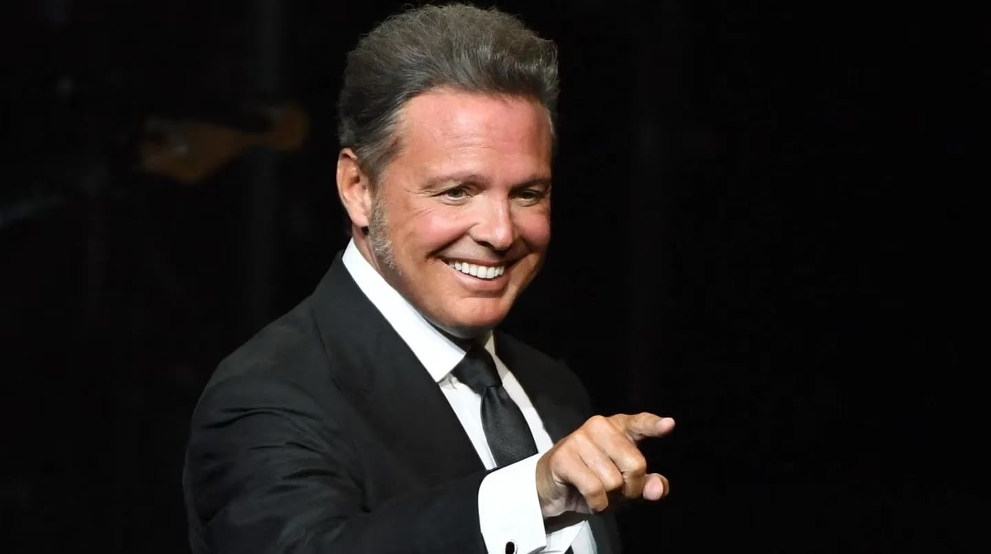 El doble de Luis Miguel se olvidó su dni luego de votar.