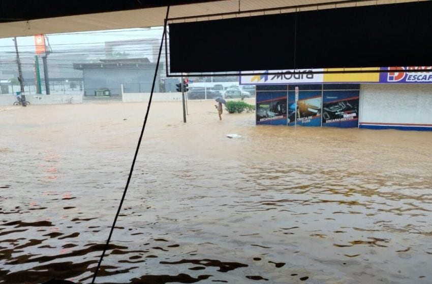 El Doce en Brasil: el drama en Camboriú después de la fuerte lluvia que causó inundaciones y destrozos