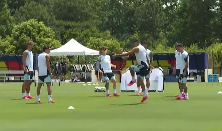El Doce en el entrenamiento de la Selección en Atlanta.