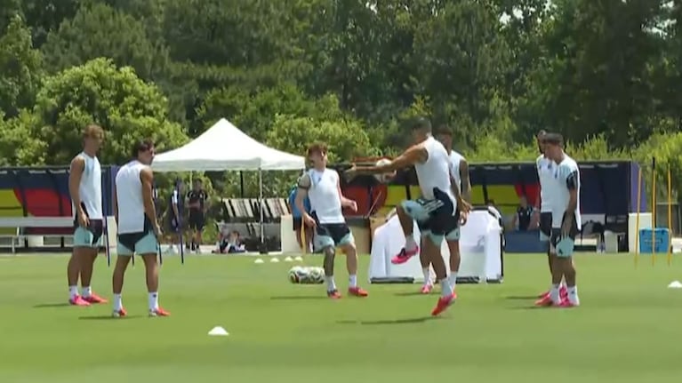 El Doce en el entrenamiento de la Selección en Atlanta.
