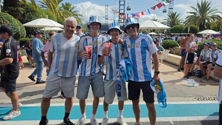 El Doce en el Miami Stadium para Argentina-Cabo Verde.