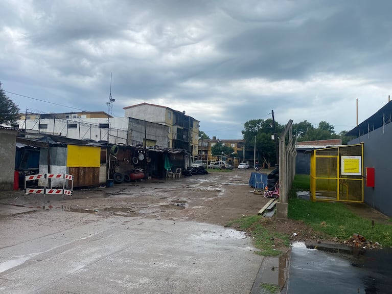 El Doce en la estación de servicio de Rosario donde asesinaron al playero Bruno Bussanich.