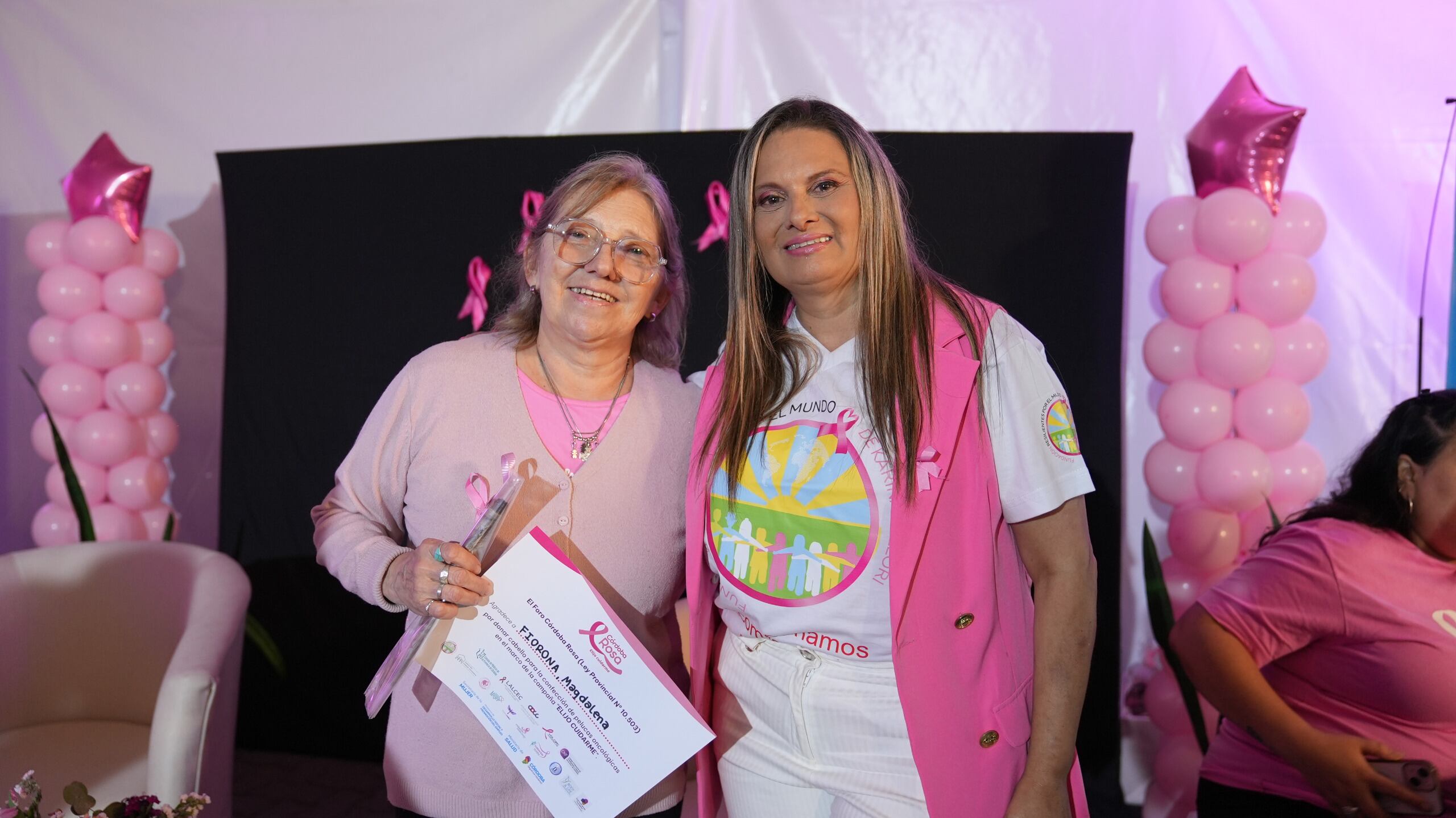 El Doce realiza una jornada de concientización sobre el cáncer de mama.