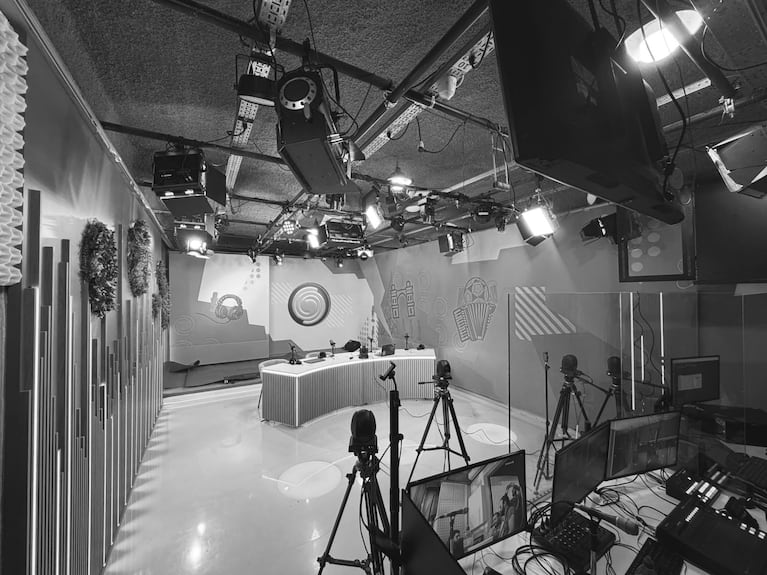 El Doce streaming inaugura su nuevo estudio.