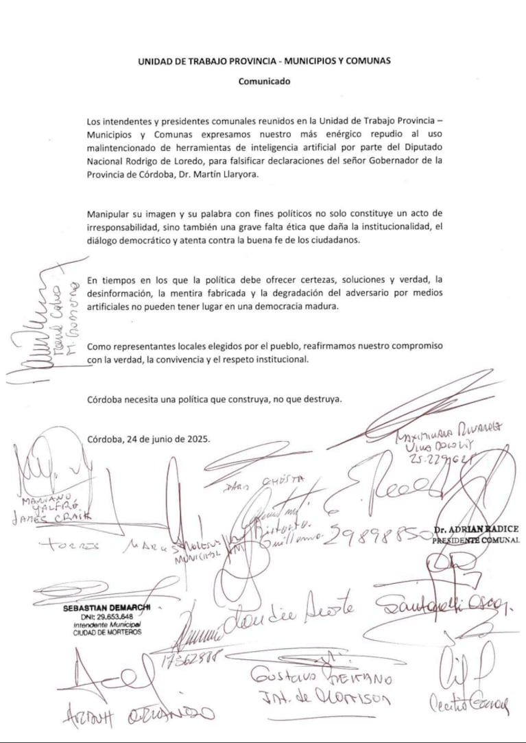 El documento firmado por intendentes y presidentes comunales.