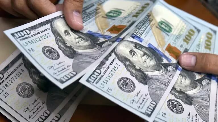 El dólar abrió la semana en alza.